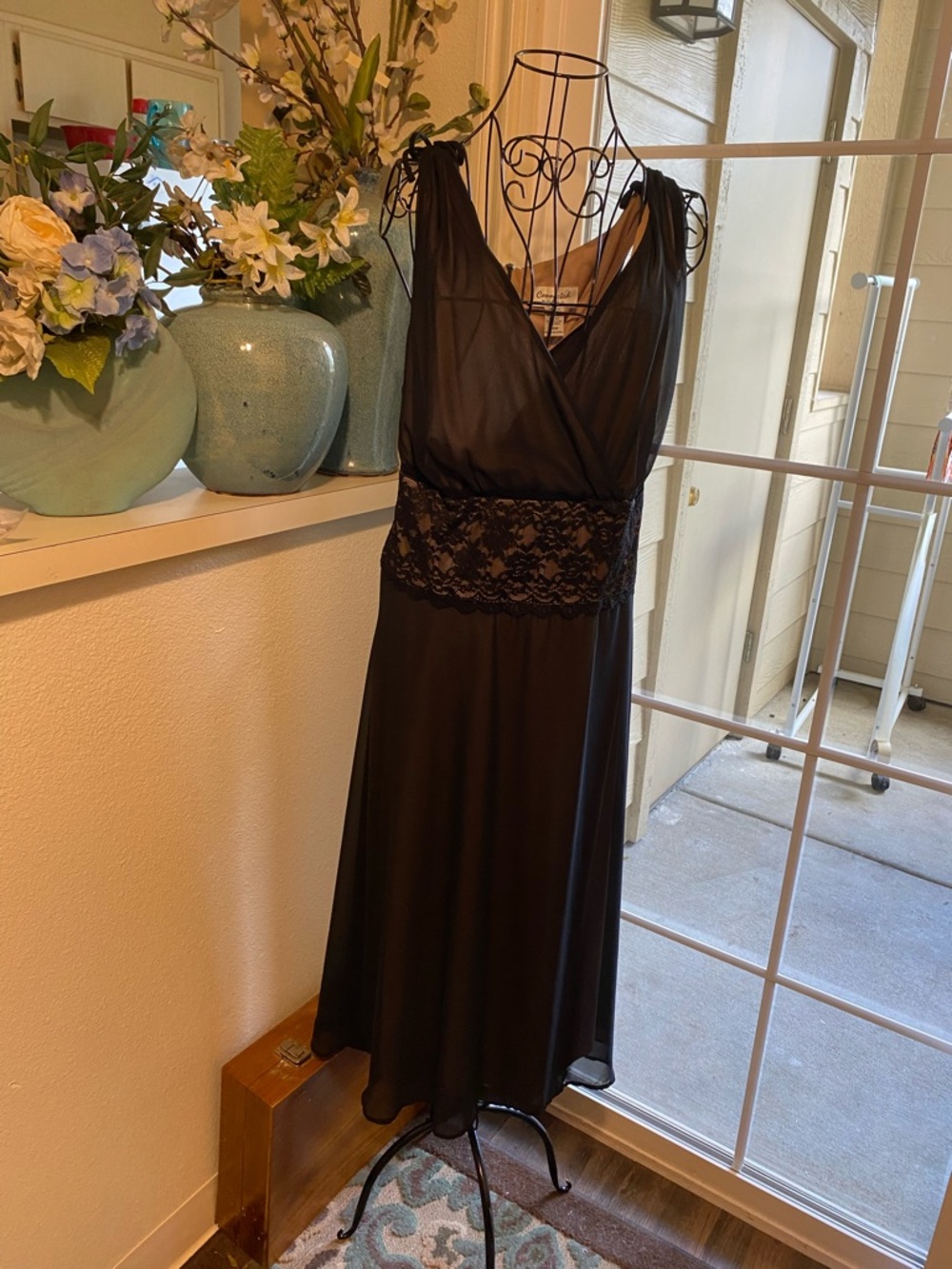 connected apparel Black Lace-Waist Chiffon Midi Dress